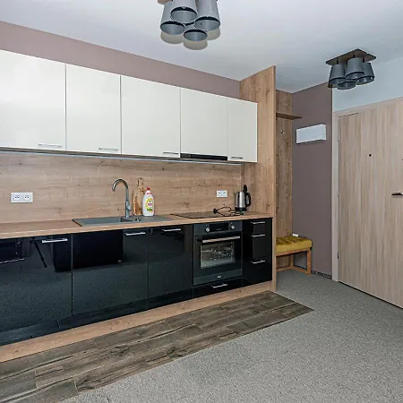 Piano Apartment *