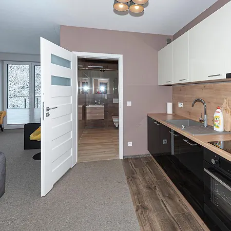 Piano Apartment *